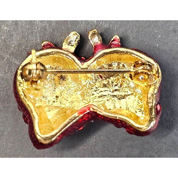 Vintage Red Enamel Strawberry Brooch With Green Leaves Lapel Scarf Pin - Picture 7 of 10